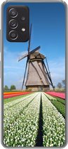 Geschikt voor Samsung galaxy a73 hoesje - Molen tussen de tulpen in Nederland - Siliconen Telefoonhoesje