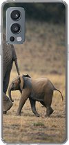 OnePlus Nord 2 5G - L'enfant court après sa mère éléphant - Coque de téléphone en Siliconen