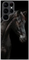 Geschikt voor Samsung Galaxy S22 Ultra hoesje - Paard - Dier - Zwart - Siliconen Telefoonhoesje