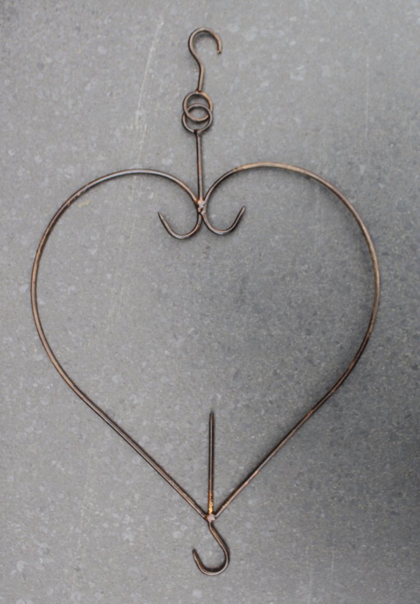 Metalen vetbolhanger hart donkerbruin/roest