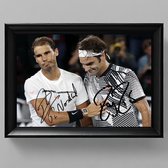 Rafael Nadal en Roger Federer Ingelijste Handtekeningen – 15 x 10cm In Klassiek Zwart Frame – Gedrukte handtekening – Goats of Tennis - Wimbledon - Rolland Garros