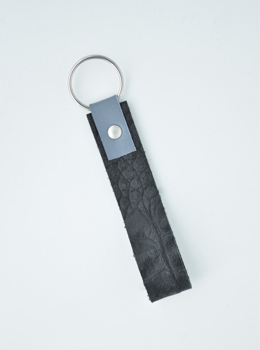 LittleLeather, sleutelhanger, kroko vintage black - tassenhanger - echt leder - handgemaakt - cadeau - accessoires - moederdag - vaderdag - sinterklaas - kerst - afscheid juf/meester -