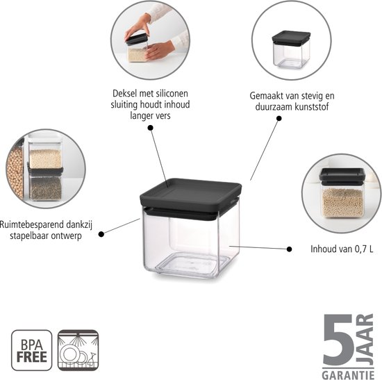 Boîte de rangement empilable en plastique sans BPA de 0,7 L avec couvercle gris foncé à fermeture hermétique en silicone.