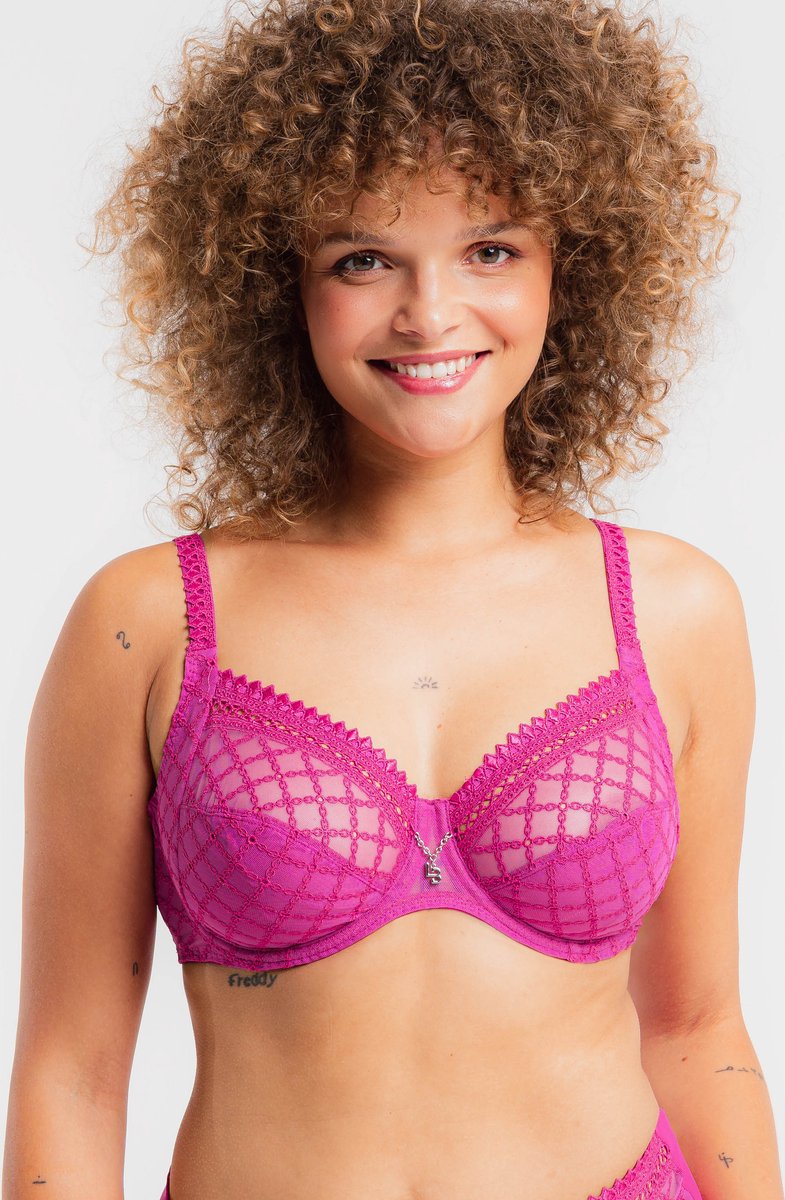 Louisa Bracq Paco Beugel BH Roze