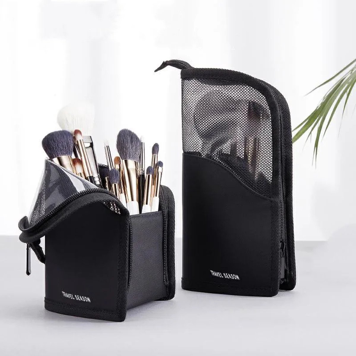 Avoir Praktische en stijlvolle make-up tas voor vrouwen Zwart -Transparante rits en ontwerp Hoogwaardig polyester Compacte cm Praktisch standaard ontwerp Bestel nu op Bol.com!