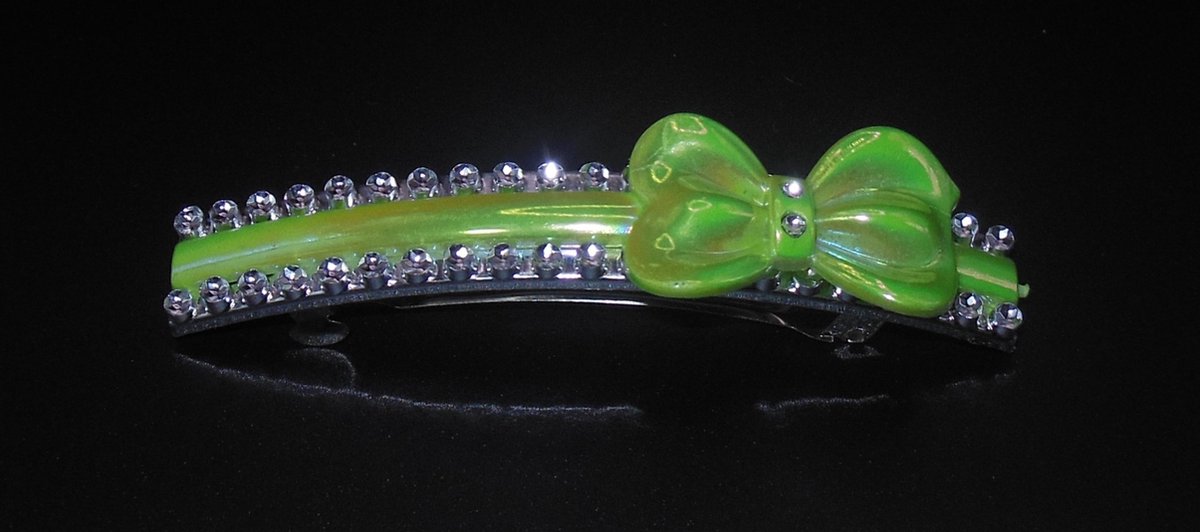 Patentspeld smal strik groen met strass punten