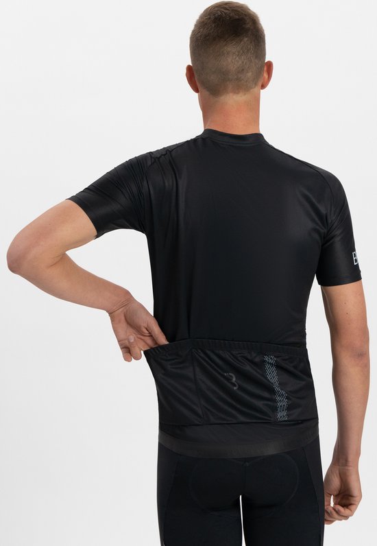 Zwarte fietsjersey voor heren, met korte mouwen, op de achterkant drie zakken en een gestreept logo.
