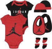 Ensemble bébé Jordan 8 pièces barboteuse, bavoir et chaussons rouge noir 0-6 mois