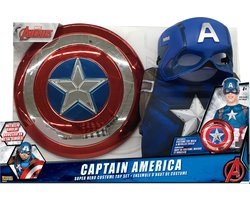 foto van CAPTAIN AMERICA SHIRT, MASK EN SCHIELD