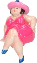 Inware Home decoratie beeldje dikke dame - zittend - jurk roze - 15 cm