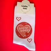 Valentijn - Love - Hou van je - Verjaardag - Gift - Valentijns cadeau - Sokken met tekst - Witte sokken - Cadeau voor vrouw en man - Kado - Sokken - Verjaardags cadeau voor hem en haar - Verliefd - Vaderdag - Moederdag - LuckyDay Socks - Maat 37-44