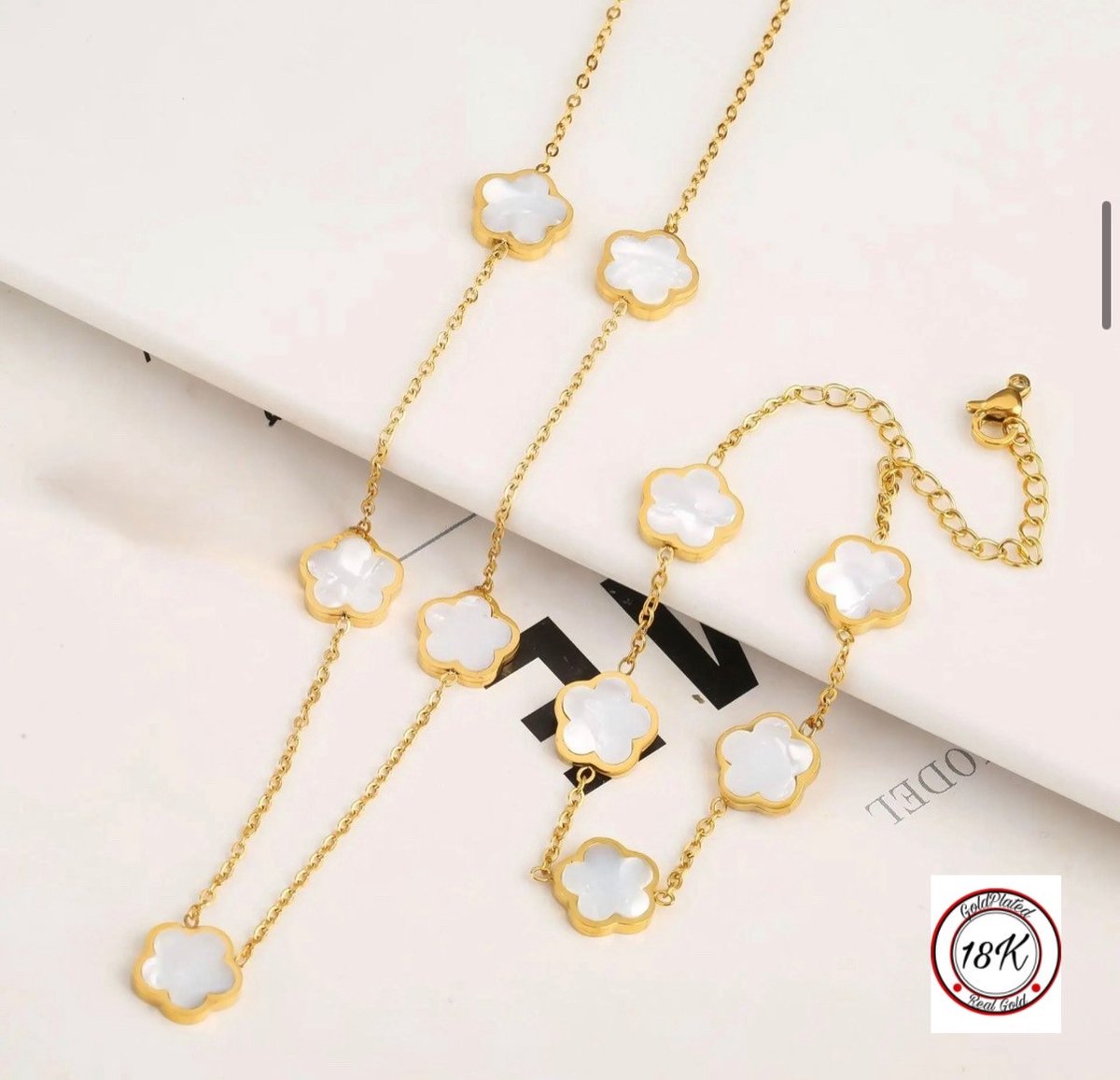 Soraro Klaver Ketting&Armband Set | Goldplated | Wit | Armband | Klavertje | Dames Cadeau