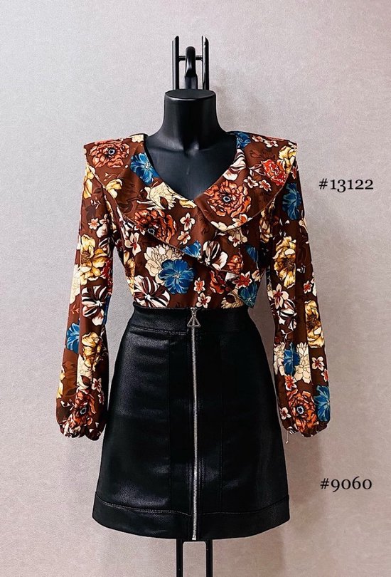 Chocolade kleurige blouse met bloemen - one size