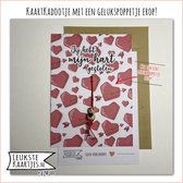 Kaartkadootje -> Gelukspoppetje Hartje - No:02 (Jij hebt mijn hart gestolen - Liefde - Rode Hartjes met pijl) - LeuksteKaartjes.nl by xMar