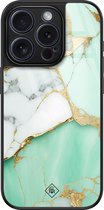 Casimoda® hoesje - Geschikt voor iPhone 15 Pro - Marmer Mint Goud - Luxe Hard Case Zwart - Backcover telefoonhoesje - Mint