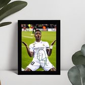 Vinicius Vini Junior Jr. Kunst - Gedrukte handtekening - 10 x 15 cm - In Klassiek Zwart Frame - Real Madrid - Voetbal - Ingelijste Handtekening - Braziliaans Elftal