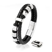 Dubbele gevlochten zwarte leren armband met zilverkleurige buisjes, ringen en magneetsluiting.