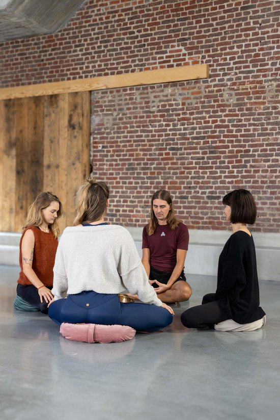 Pierre Sports Halve Maan Yoga Kussen - Lichtbruin - Gevuld met Kapok - 22x40x12cm van Pierre Sports — afbeelding 4