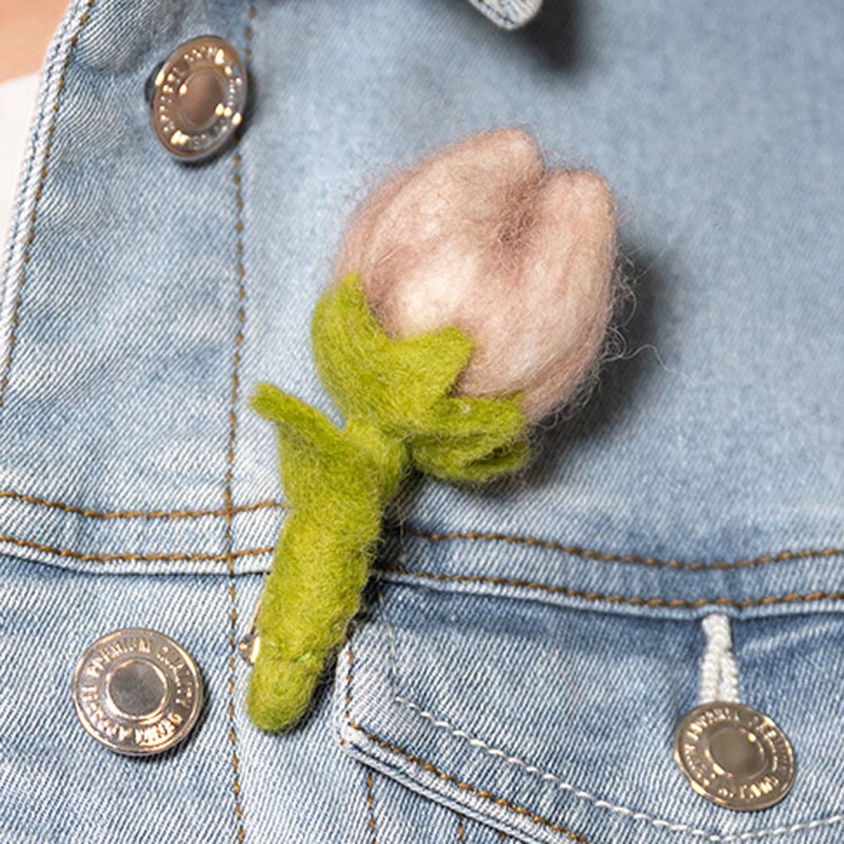Broche Bloem Vilt - Tulpje Livia Pastel Terracotta/Paars - 8cm - Fairtrade Accessoire Sjaalmetverhaal