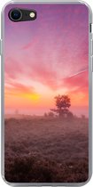 Geschikt voor iPhone 8 hoesje - Paarse tinten in Nederlands landschap - Siliconen Telefoonhoesje