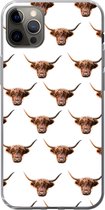Geschikt voor iPhone 12 Pro Max hoesje - Schotse hooglander - Koe - Patroon - Siliconen Telefoonhoesje