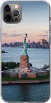 Geschikt voor iPhone 13 Pro Max hoesje - New York - Vrijheidsbeeld - Skyline - Siliconen Telefoonhoesje