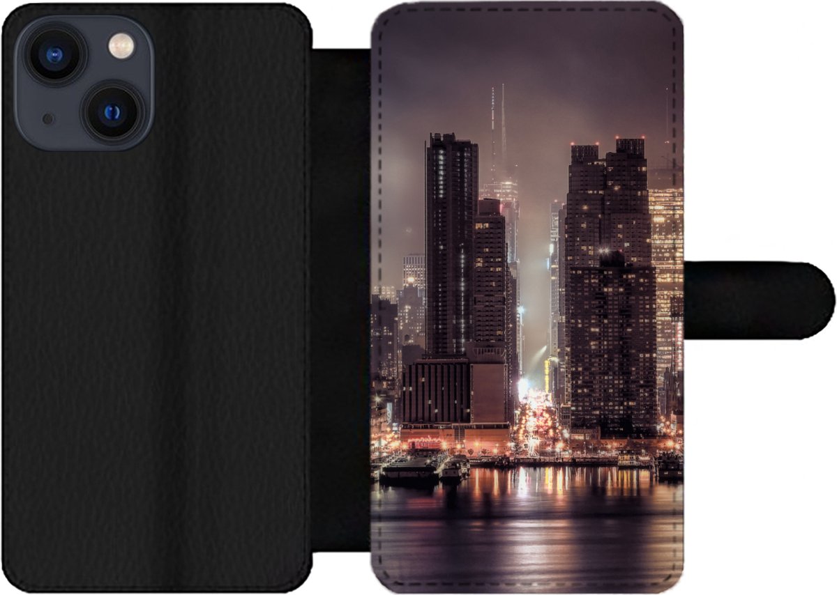 Telefoonhoesje Geschikt voor iPhone 13 Mini telefoonhoesje - New York - Storm - Skyline - Met vakjes - Wallet case met magneetsluiting