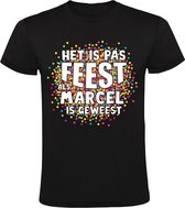 Het is pas feest als Marcel is geweest Heren T-shirt - carnaval - feestje - party - confetti - festival - humor - grappig