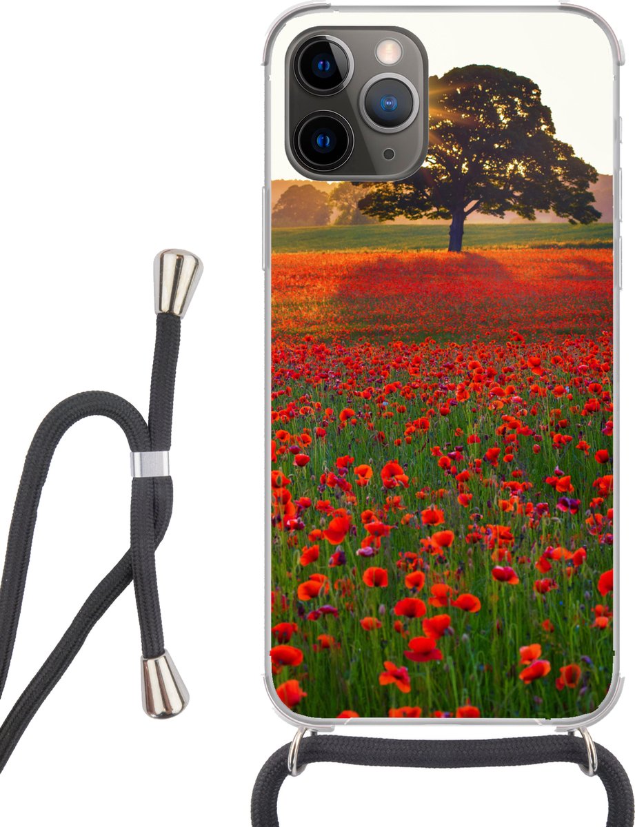 Telefoonhoesje Geschikt voor iPhone 13 Pro - Een Klaprozen veld met twee grote bomen - Siliconen - Crossbody - Backcover met Koord - Telefoonhoesje met koord - Hoesje met touw Telefoonhoesje
