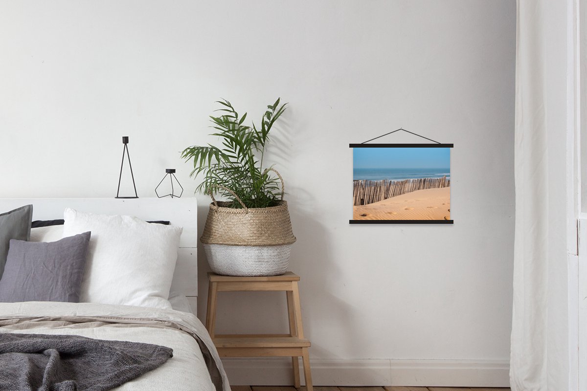 Posterhanger incl. Poster 40x30 cm - Schoolplaat - Strand - Zee - Palen - Textielposter - 