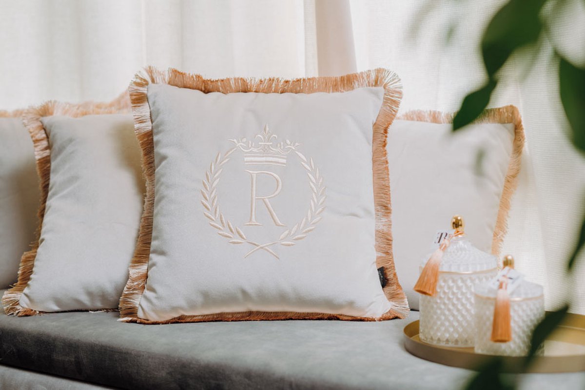 Embroidered pillow / personalised pillow / monogram pillow / decorative cushion 40x 40 beige velvet letter R