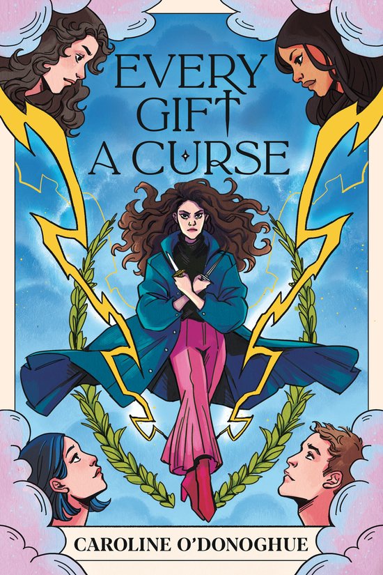 Boekomslag: Every Gift A Curse van Caroline O'Donoghue, met een vrouw in een turquoise jas en roze broek, die messen vasthoudt. Vier portretten van mensen eromheen.