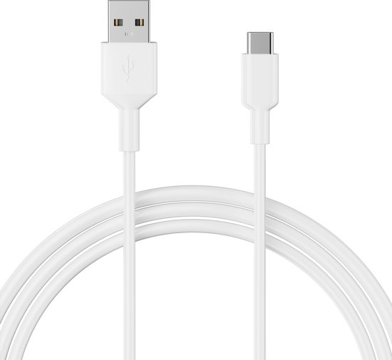 Een witte USB-A naar USB-C kabel, met de connectoren aan weerszijden.