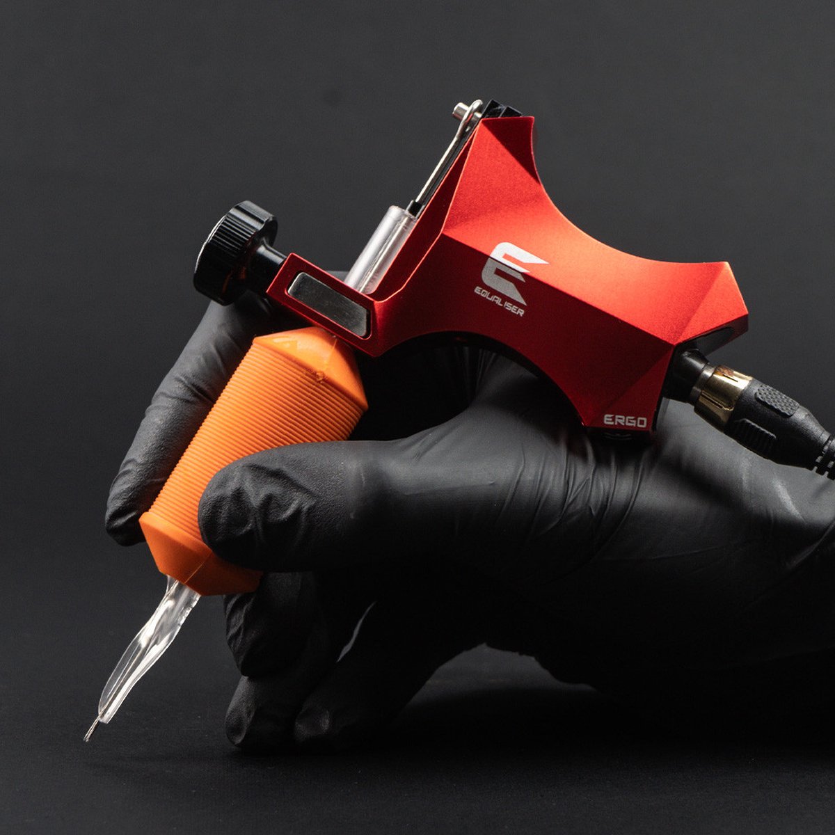 Equaliser Ergo | Premium Professionele Tattoo Machine | Draadloze Tatoeage Pen | Wireless | PMU Gun | Zelf Tatoeëren Kit | Cartridges | Naalden | Beginner & Gevorderden Set 1RL | 3RL | 7RL