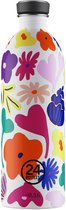 Witte fles met kleurrijke bloemen en hartenprint. '24 BOTTLES' logo onderaan.
