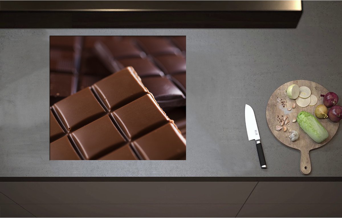 Inductieplaat Beschermer - Brokken van Verschillende Smaken Chocolade - 60x55 cm - 2 mm Dik - Inductie Beschermer - Bescherming Inductiekookplaat - Kookplaat Beschermer van Wit Vinyl