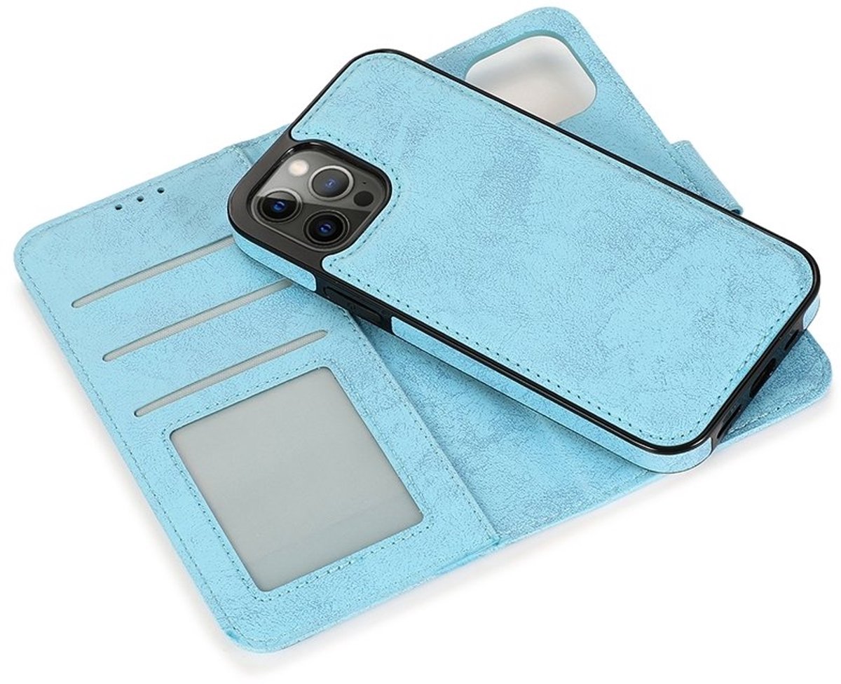 geschikt voor iPhone 15 Plus 2-in-1 Hoesje met Magnetische Backcover - Telefoonhoesje met vakjes voor pasjes - Inclusief polsbandje - Mobiq Magnetische 2-in-1 Wallet Case geschikt voor iPhone 15 Plus lichtblauw