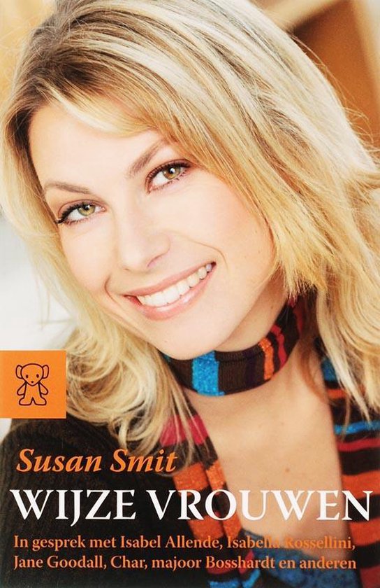 Susan Smit, auteur van 'Wijze Vrouwen', met gestreepte sjaal en blonde haren.