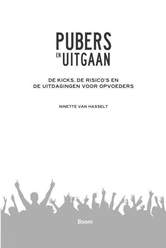 Boekcover "Pubers en uitgaan", met een grijze afbeelding van juichende mensen.