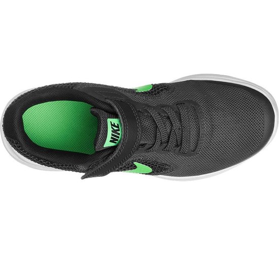 nike revolution 32
