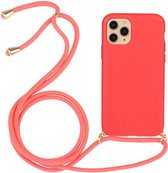 Hoesje met Koord Geschikt voor de Apple iPhone 15 Pro | Back Cover met Ketting | Flexibel TPU | Ideaal voor Festival / Vakantie | Rood