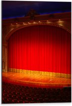 Dibond - Podium met Rode Theatergordijnen in Theater - 40x60 cm Foto op Aluminium (Met Ophangsysteem)