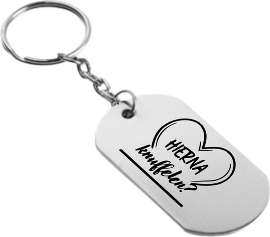 Akyol - hierna knuffelen sleutelhanger - Liefde - relatie - cadeau - 54 x 29mm