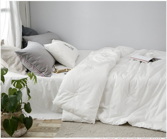Vliesstof, 135 cm x 2 m, 100% polyester, wasbaar, brandvertragend