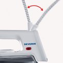 Wit Severin strijkijzer met de kabel en een pijl die de draaibeweging aangeeft.