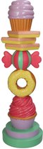 Cactula kleurrijke kandelaar gestapelde cupcakes donuts en snoepjes voor dinerkaars 12 x 39 cm