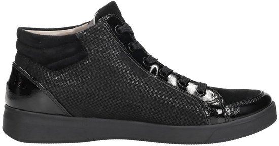 Zijkant van een zwarte hoge veterschoen met lakleren details, rits en stoffen inzet.