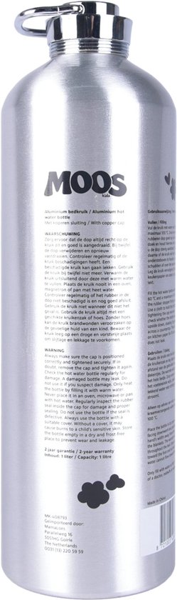 Zilverkleurige aluminium Mooskids kruik met koperen sluiting en uitgebreide gebruiksaanwijzing op de fles.