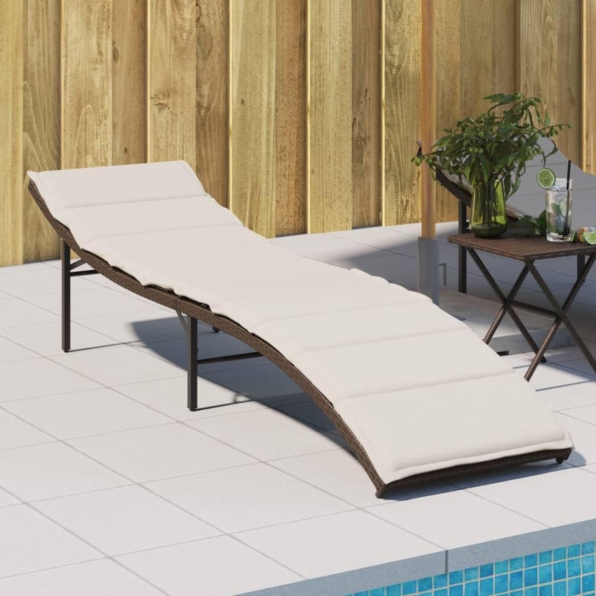 zonnebed, bruin, 55 x 199 x 50 cm, met verstelbare rugleuning en dik gevoerd kussen voor comfortabel zitten in de tuin