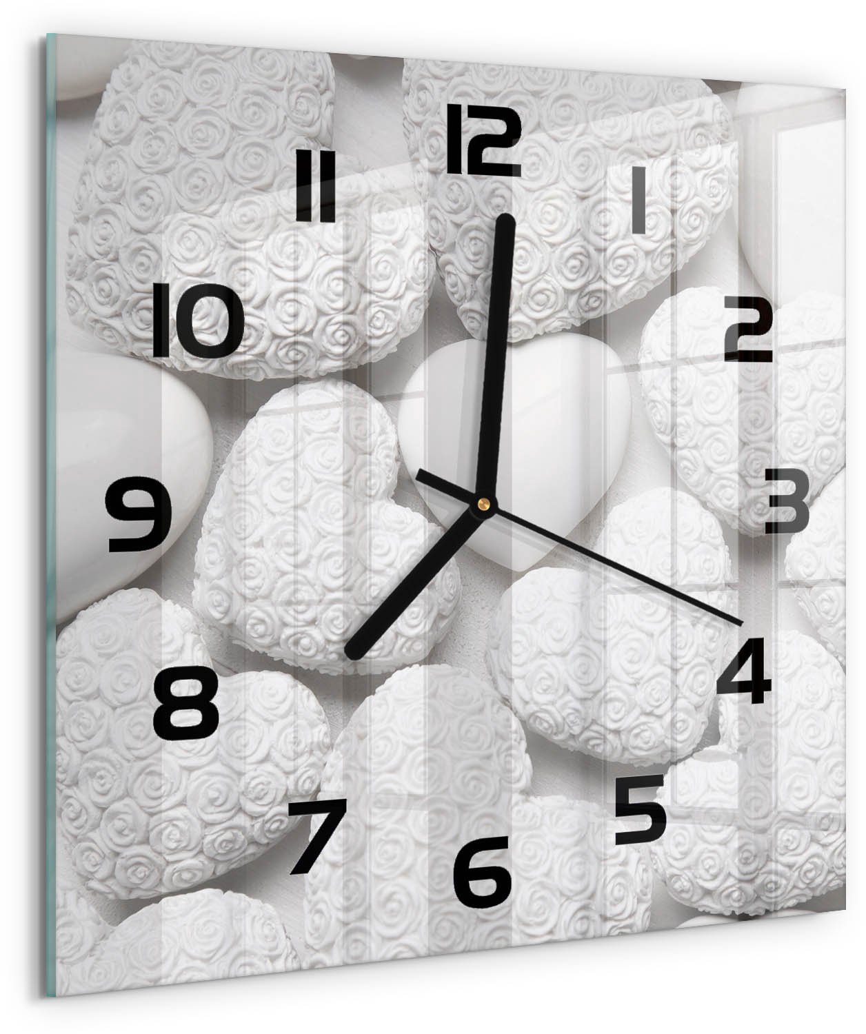TULUP Wandklok - Witte achtergrond met hartjes Wandklok Glas Met Motief - 30x30 cm - Wit Decoratieve Glazen Klok - Zwarte handen - Vierkante Klok - Gekleurde Glazen Klok - Glazen Klok Met Print